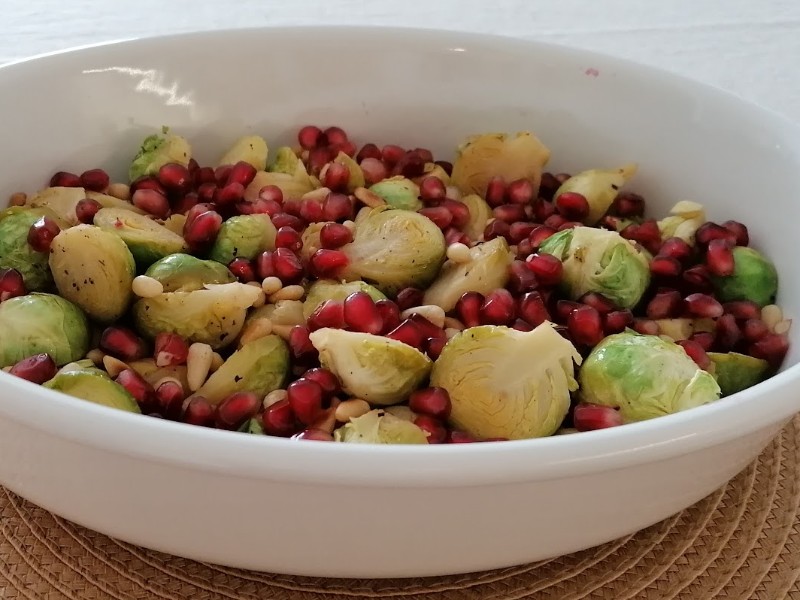 Kelbimbó, sült gránátalmával és pirított fenyőmaggal