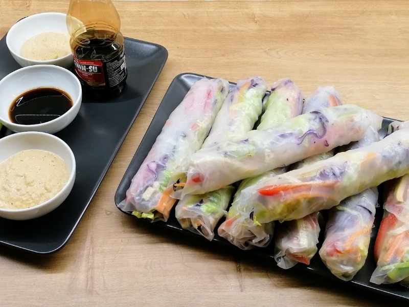 Vietnámi rizslap tekercs mogyorómártással