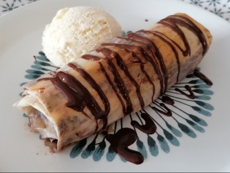 Csokis banán rétestésztában