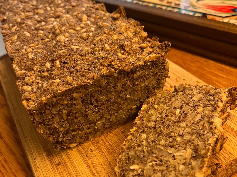 Négy hozzávalós gluténmentes kenyér