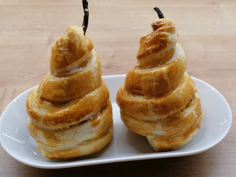 Körte leveles tésztában sütve