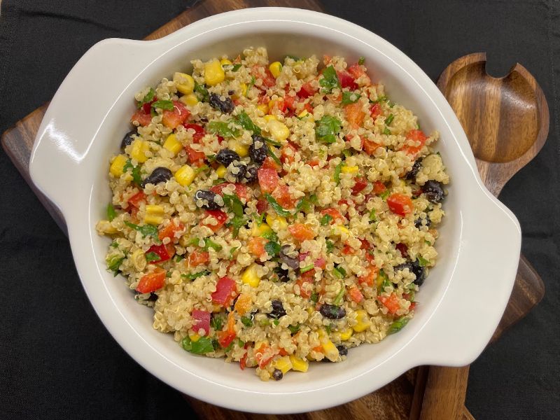 Vegán quinoa saláta