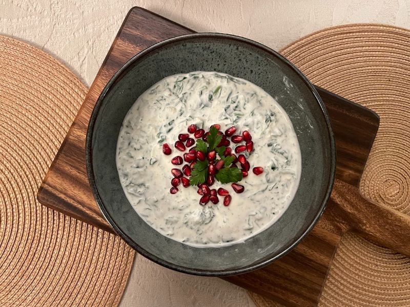 Palak raita (indiai joghurtmártás)
